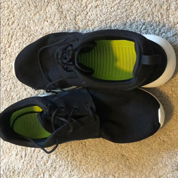 Nike men’s Roshe - Picture 3 of 4